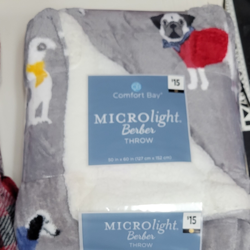 MICROlight Berbwr throw. 50inx60in (127cmx152cm)